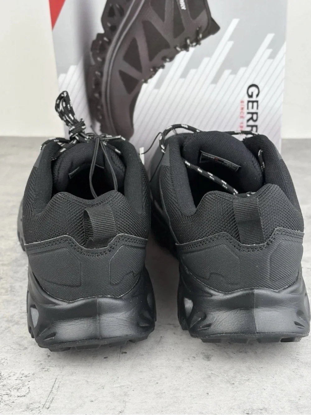 NEW Gerry Men's Speed Trail Lace-Up Shoes Black‎ Size 9 New In Box